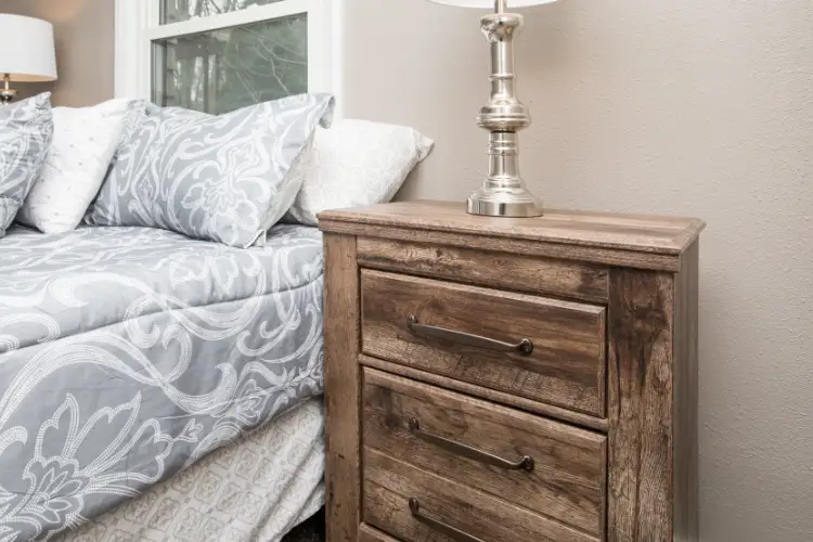 Mesita de noche a medida de madera